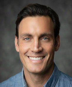 headshot 123_edited.jpg