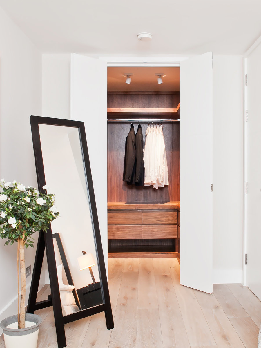 Walk-in wardrobe, Elystan Place