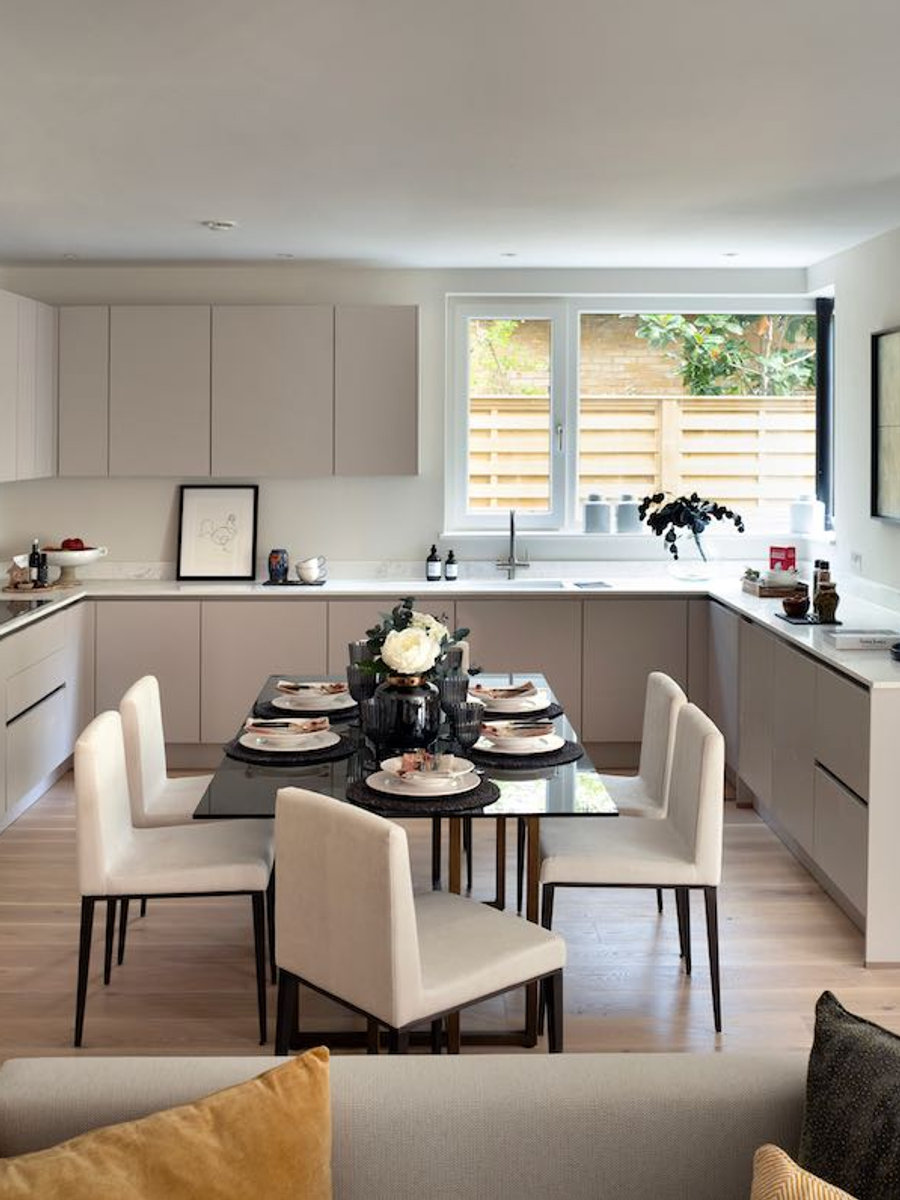 Living room, Crouch End