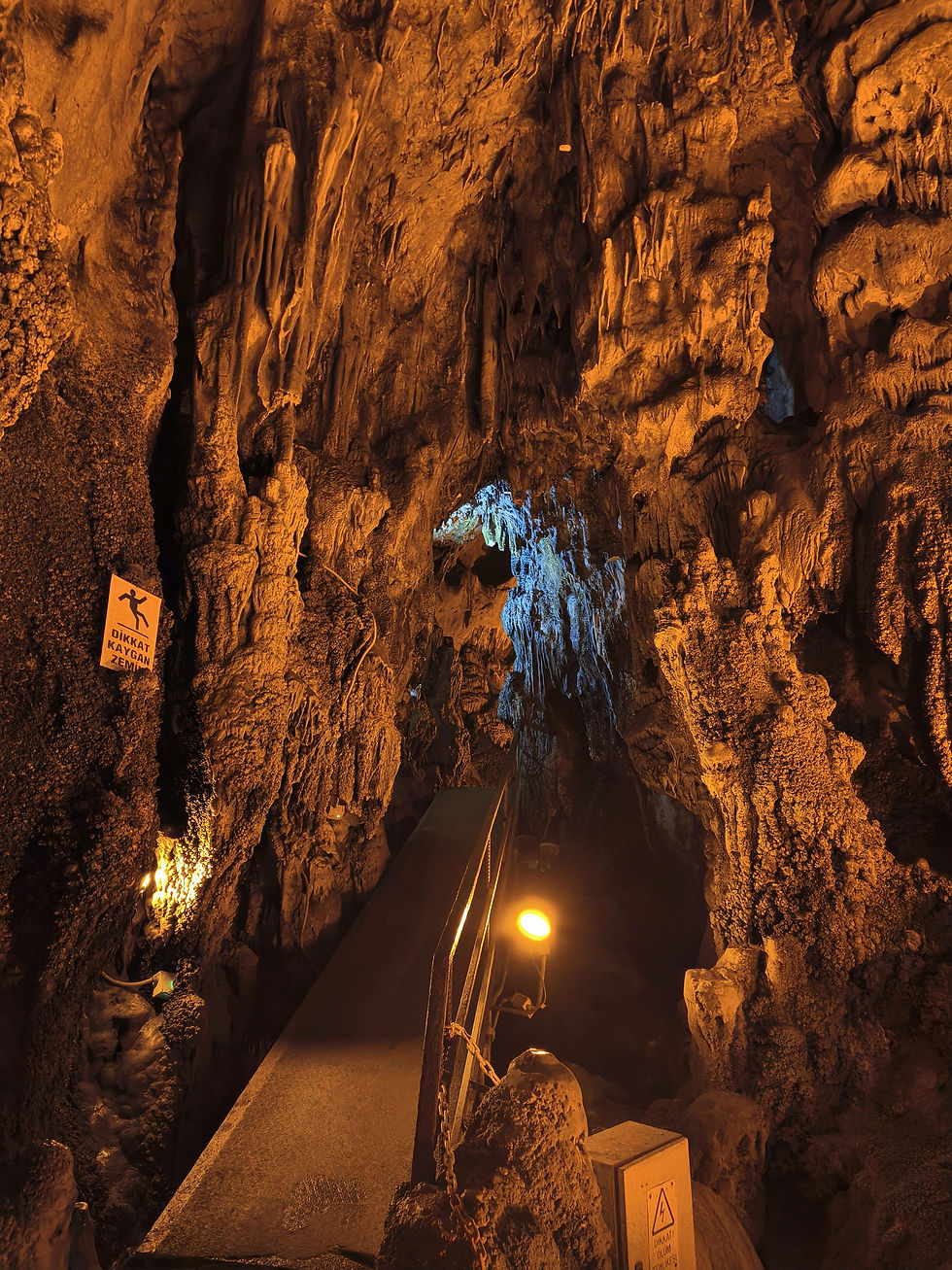 Underground city of Derinkuyu , Green tour experience in Turkey, featured in a 10-day travel guide.