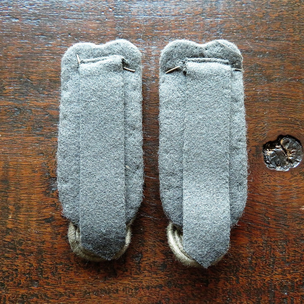 Thumbnail: Various DDR Army Epaulet First Lieutenant