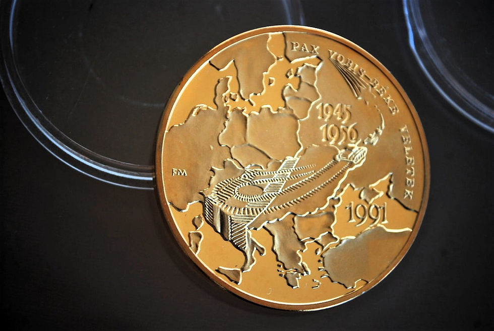 Thumbnail: Medal Hungary Departure Russia
