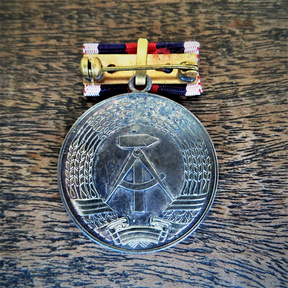 Thumbnail: Medal DDR Faithful Service Firefighter