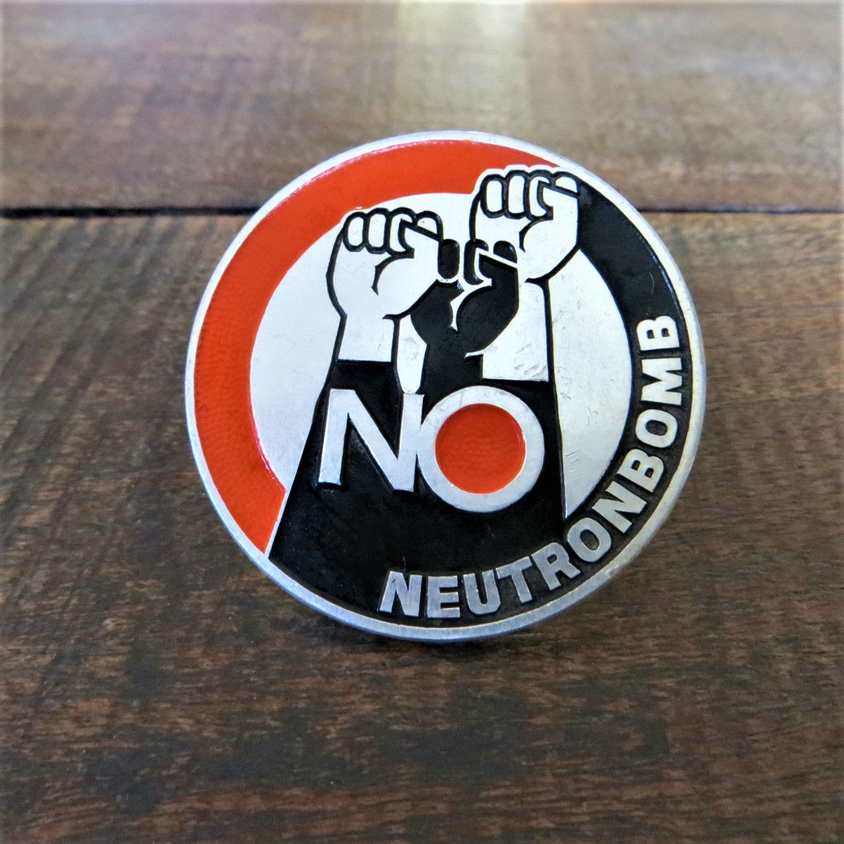 Pin Netherlands No Neutronbomb Button