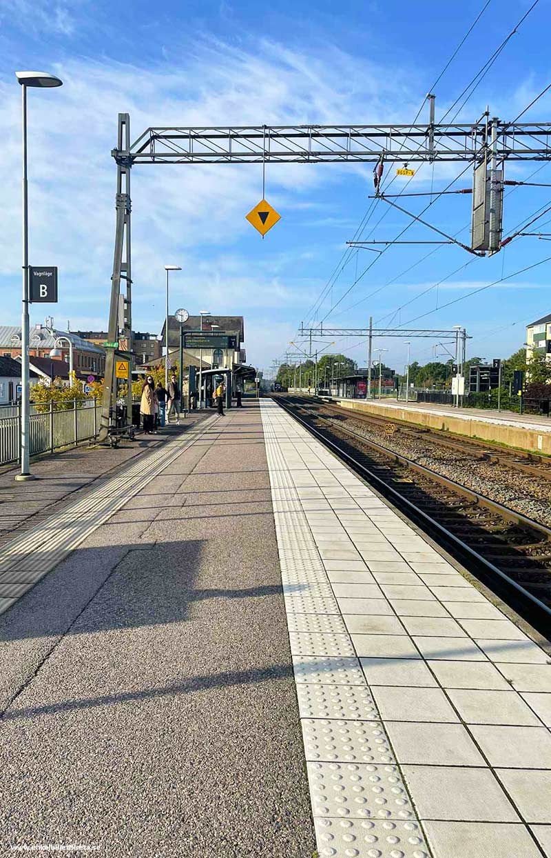 Jag har tappat räkningen på alla resor jag tagit. Många mil har det blivit... - Och dyrt!