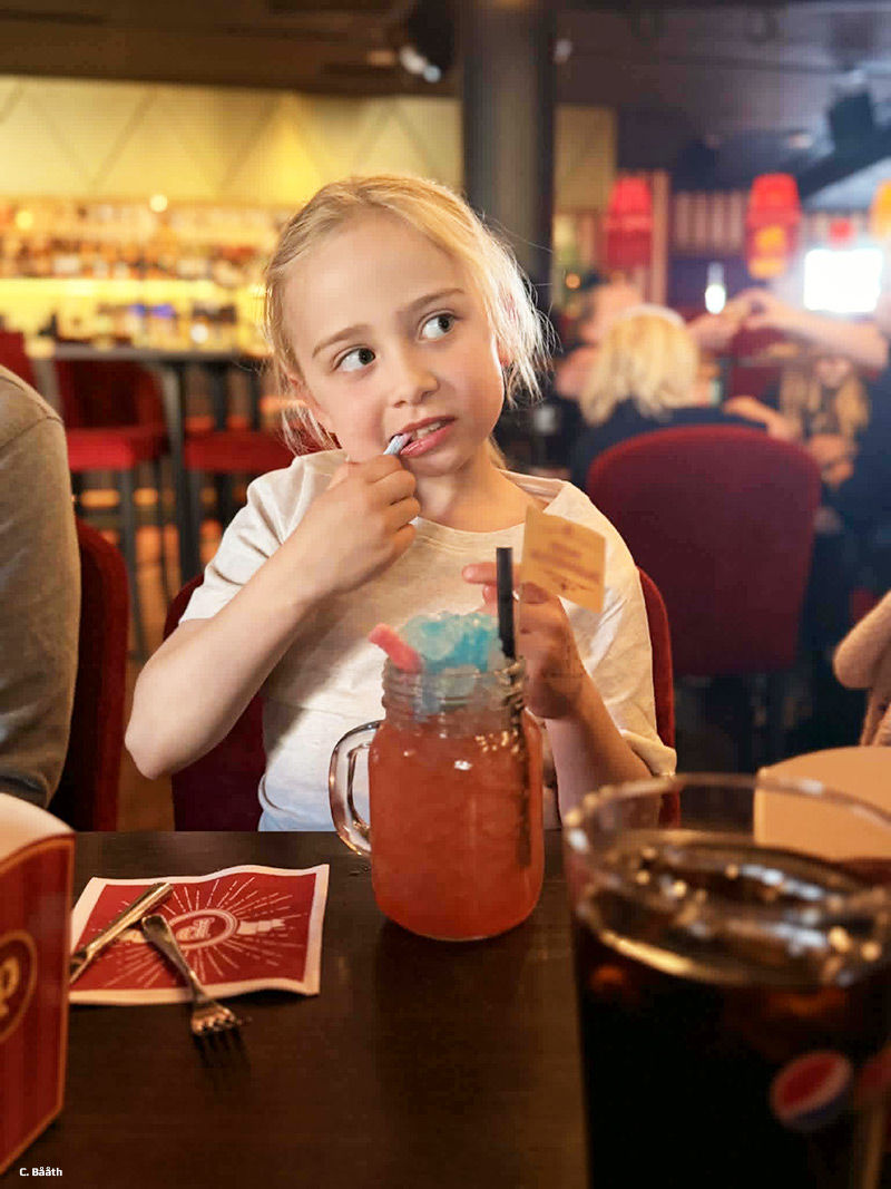 Mitt barnbarn, Elise fyllde 8 år nu i Maj, på Norges nationaldag faktiskt.