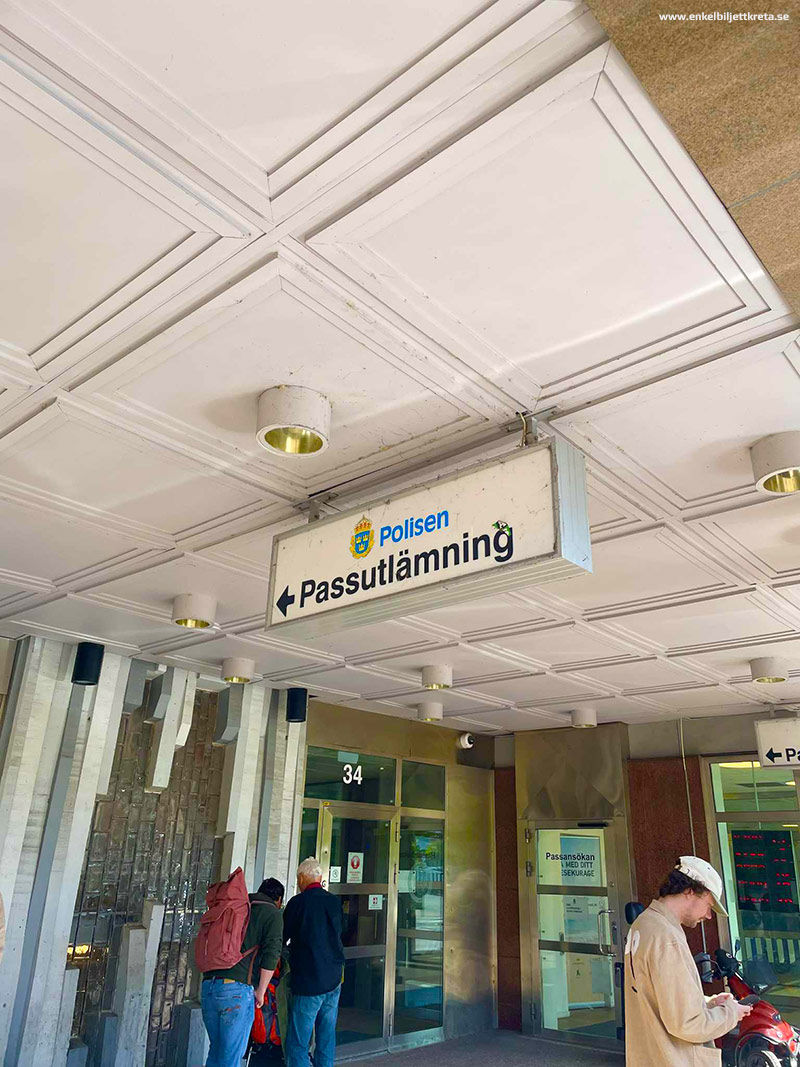 Cirka två månader och Sju(!?) resor mellan Göteborg och tre olika orter i Skåne tog det innan jag kunde ansöka om mitt nya Pass och ID kort...