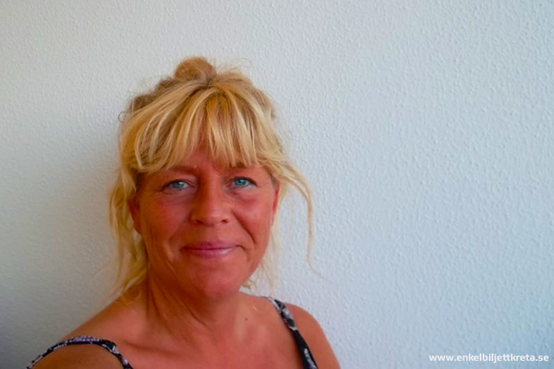 En överlycklig Mia med tårar i ögonen - Äntligen är jag här med dig!