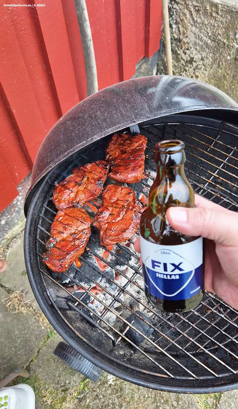 ...där lillebrossan startat grillsäsongen med en kall FIX!