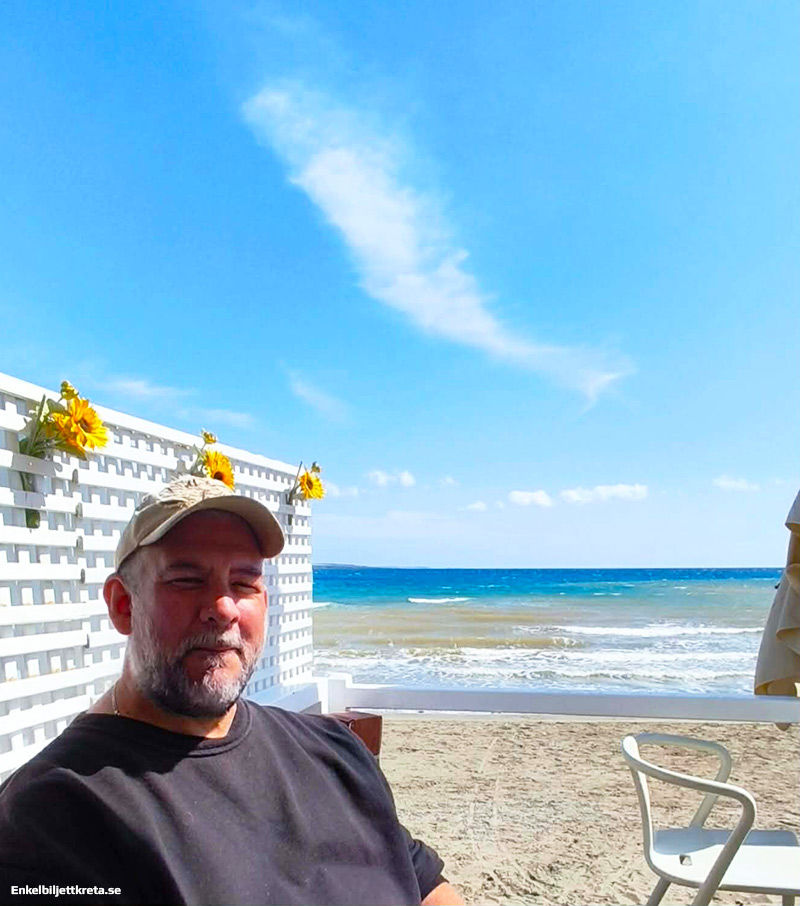 Dimi vet exakt när man INTE ska ta en bild (Helios, Makrigialos).