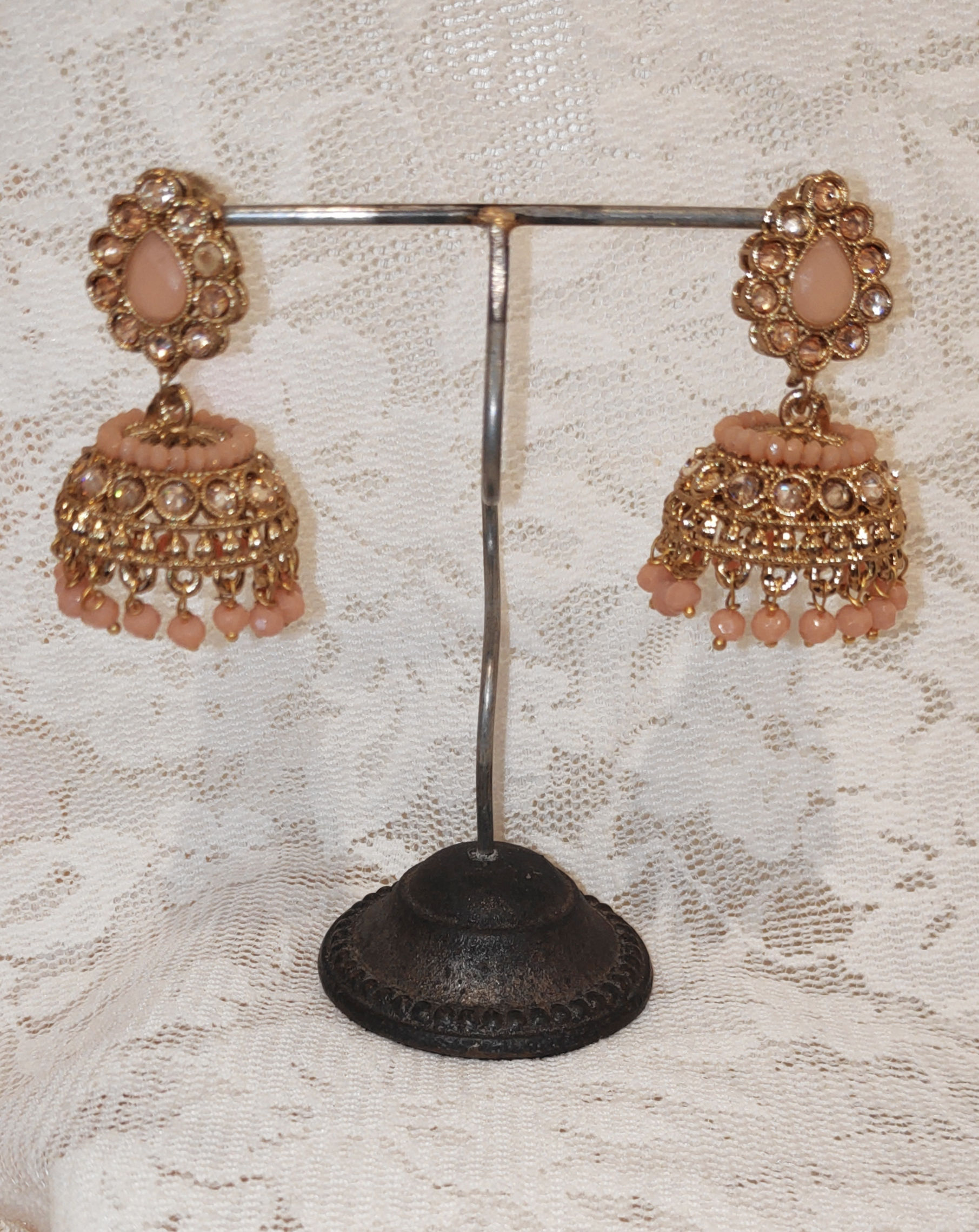 Jhumki earrings with peach stone and beading