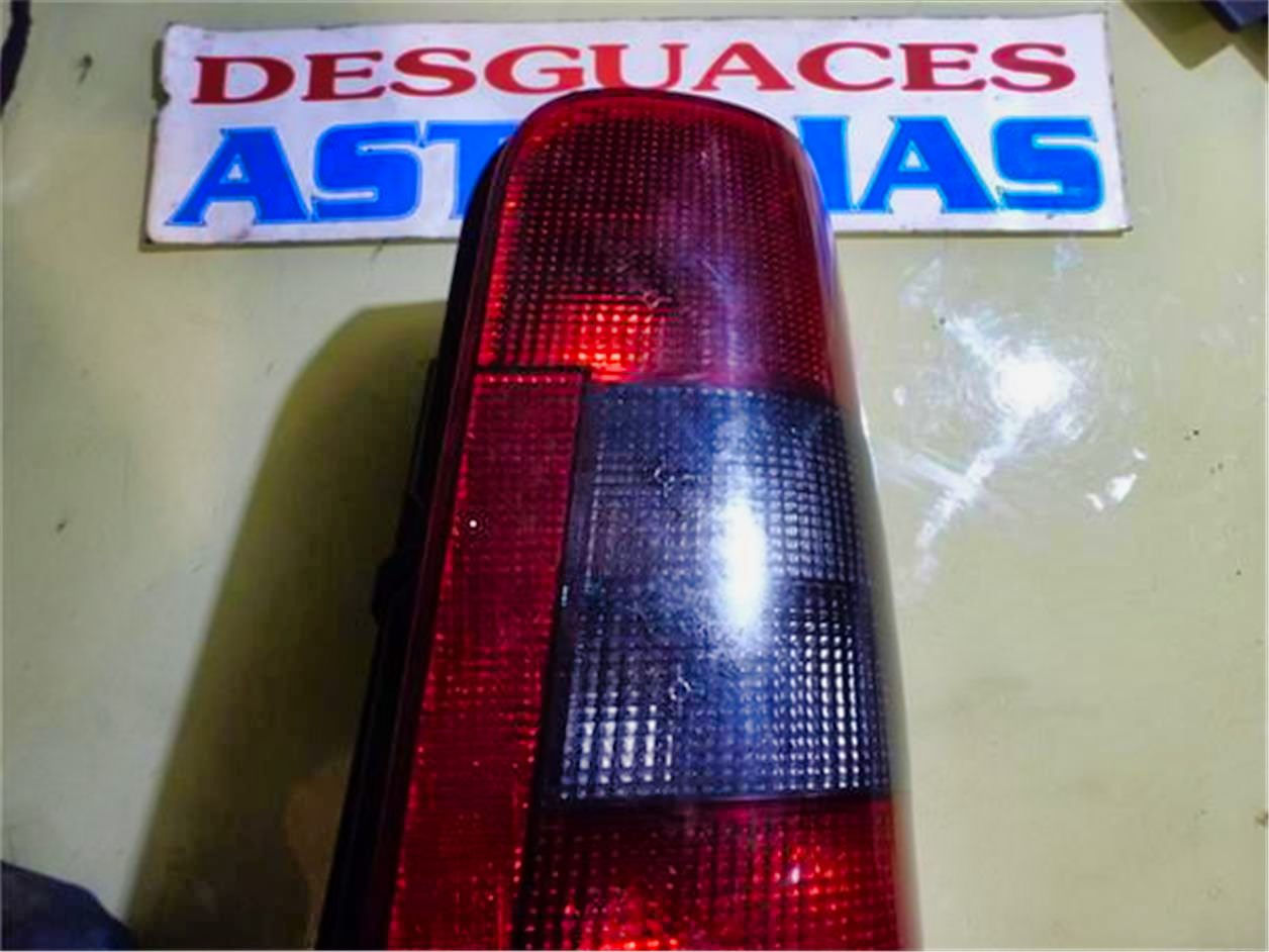 Piloto trasero izquierdo Peugeot Partner