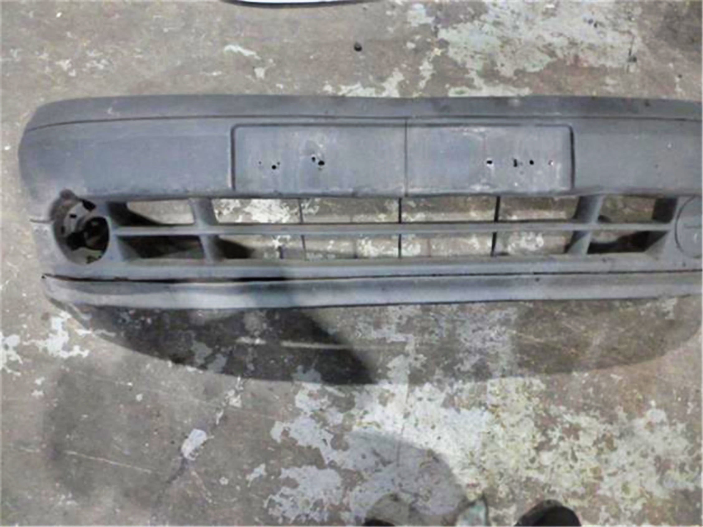 Paragolpes delantero Renault Kangoo I 1.5 Authentique Pack