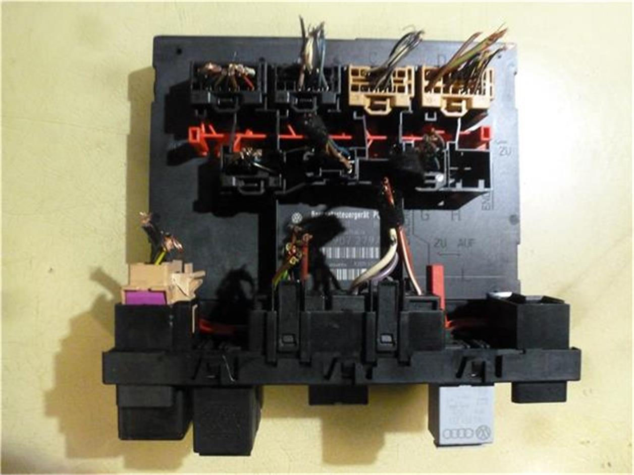 Centralita Multifunción Audi A3 2.0 TDI 16V