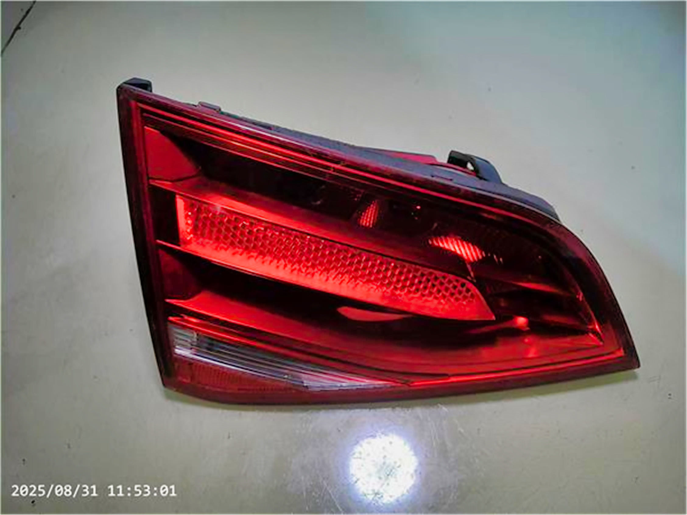 Piloto portón trasero izquierdo Audi A4 Berlina 3.0 Basis quattro