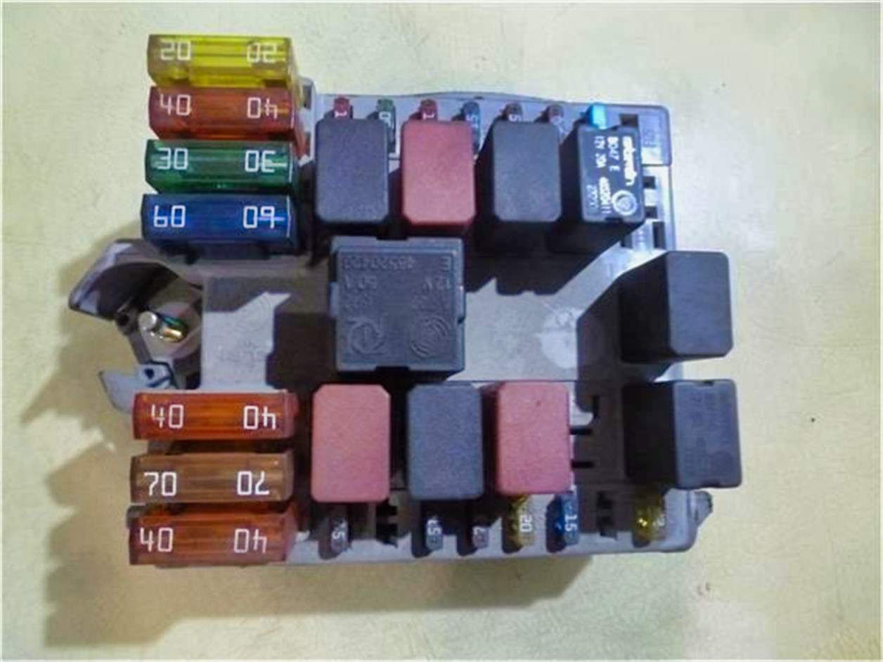 Caja Fusibles/Relé Fiat Doblo I Cargo 1.3 JTD 16V