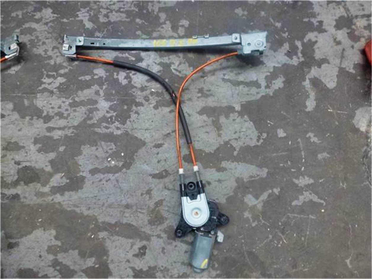 Elevalunas eléctrico izquierdo Peugeot 106 1.1 i