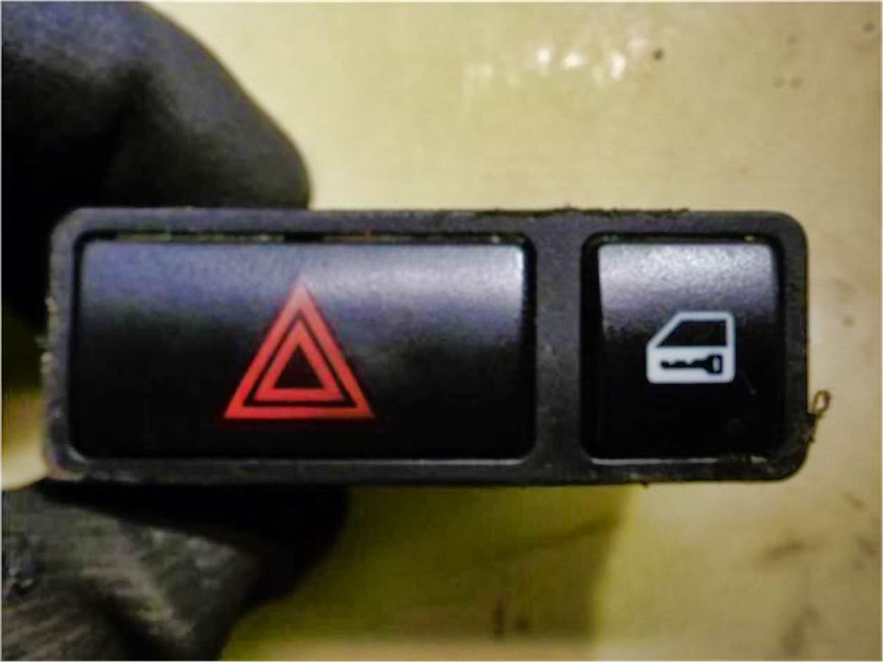 Interruptor Luces Emergencia BMW Serie 3 Compacto 2.0 318td