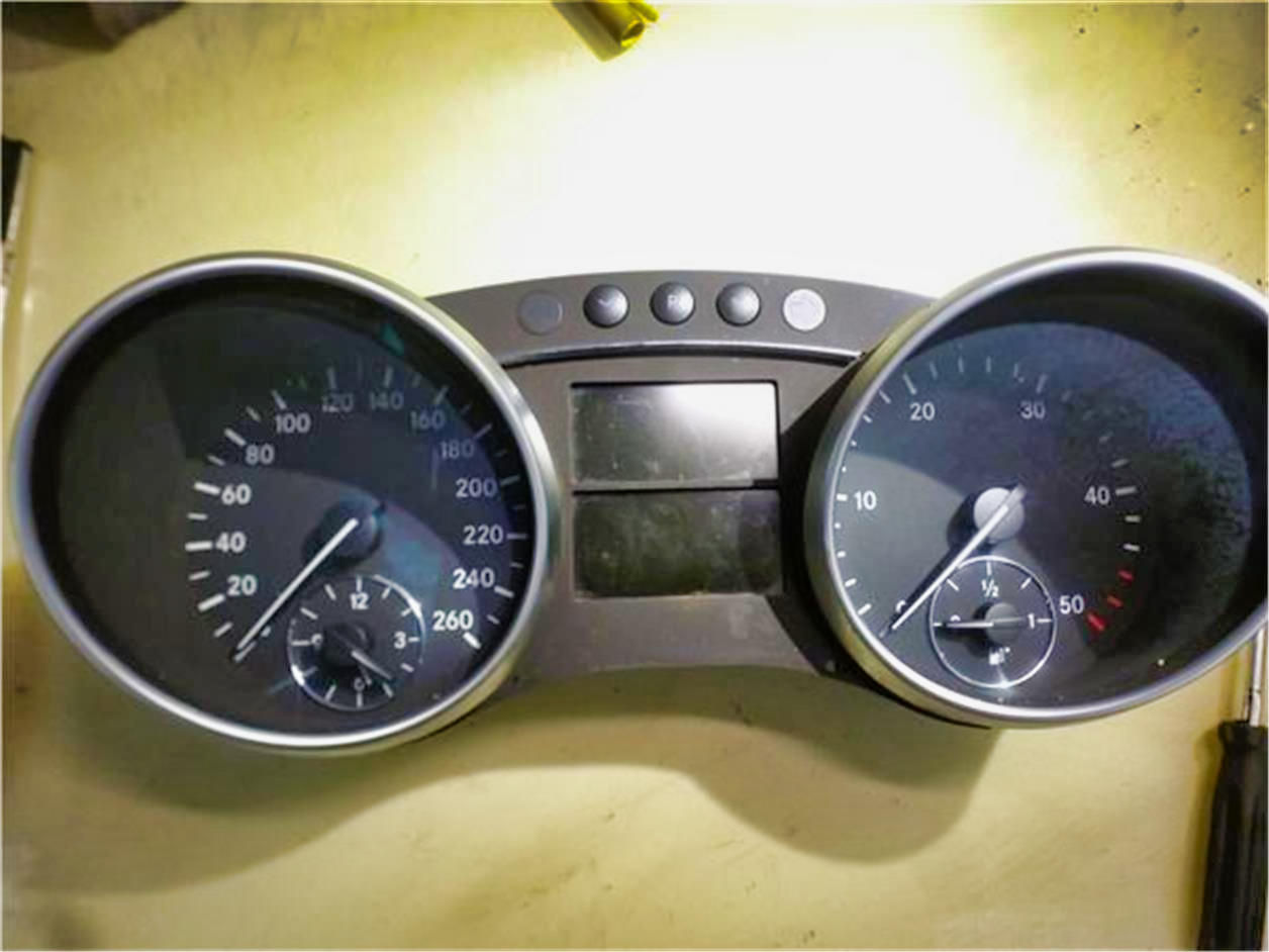 Cuadro Instrumentos Mercedes-Benz Clase M 3.0 ML 320 CDI