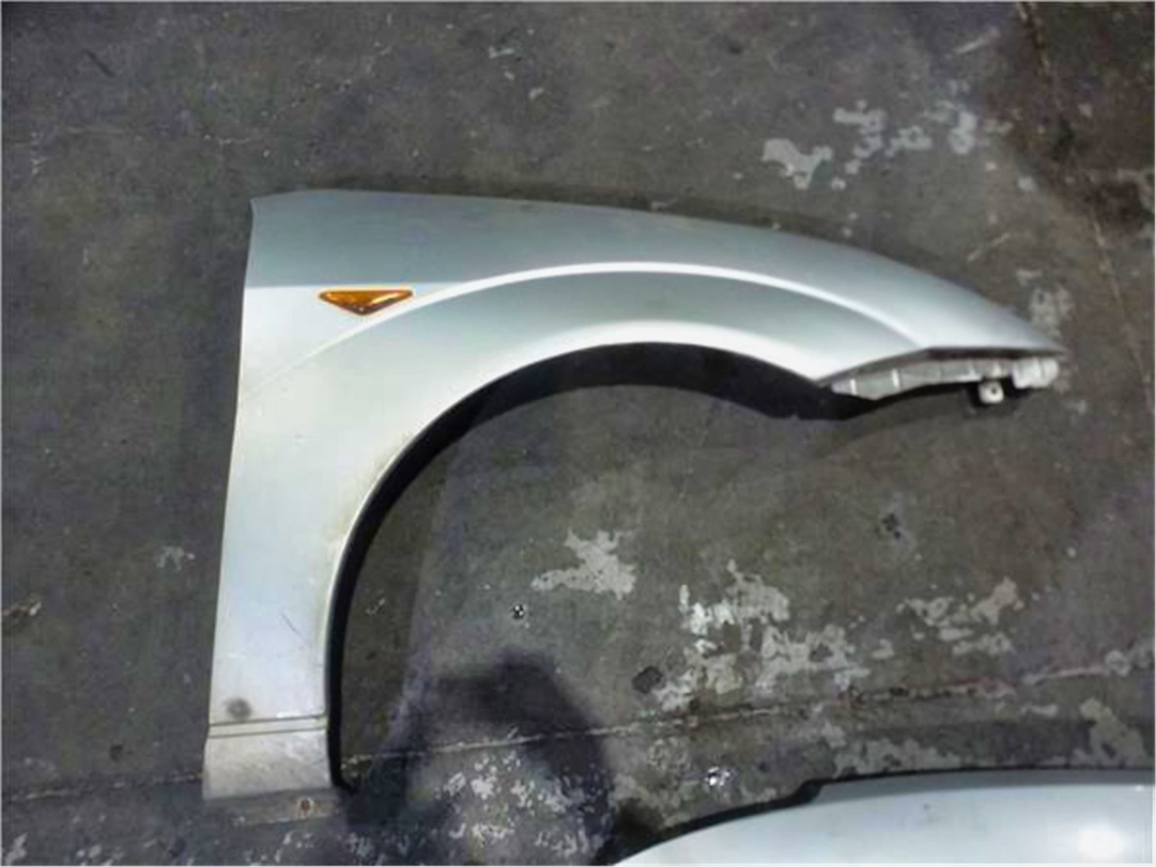 Aleta delantera derecha Ford Focus Berlina 1.8 Trend
