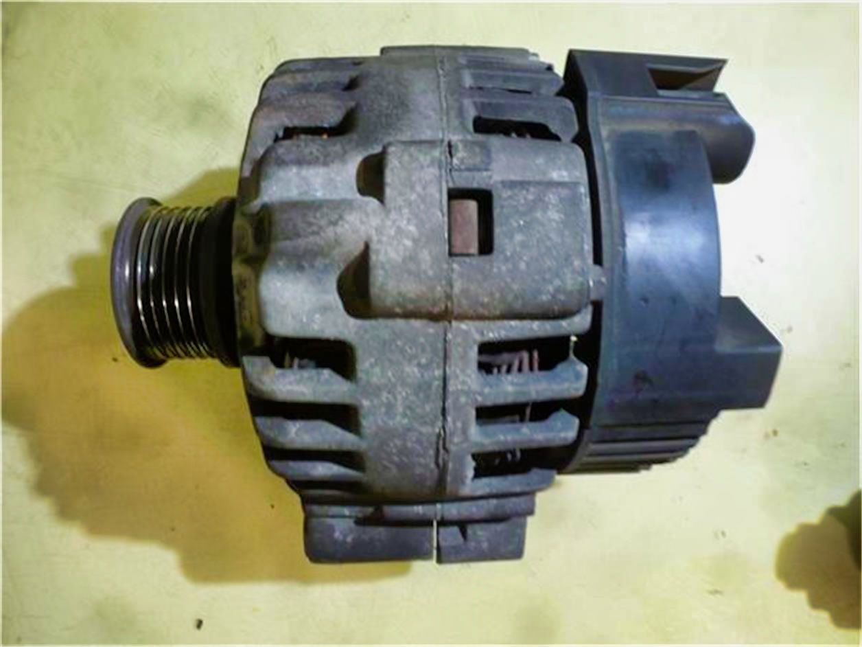 Alternador Volkswagen Golf V 1.4 Conceptline