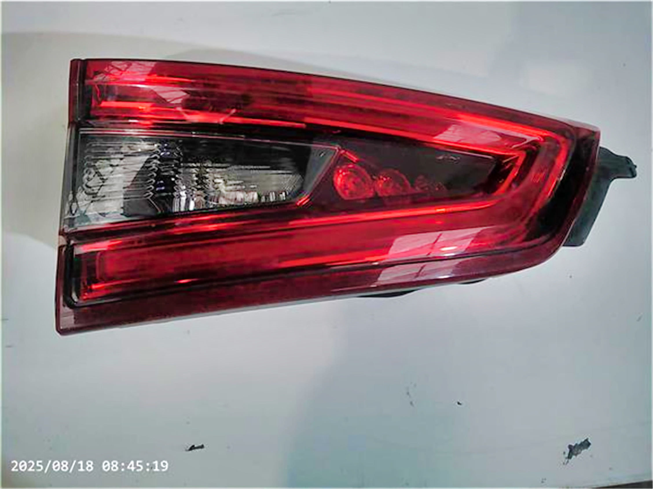 Piloto portón trasero izquierdo Nissan Qashqai 1.7 N-Connecta