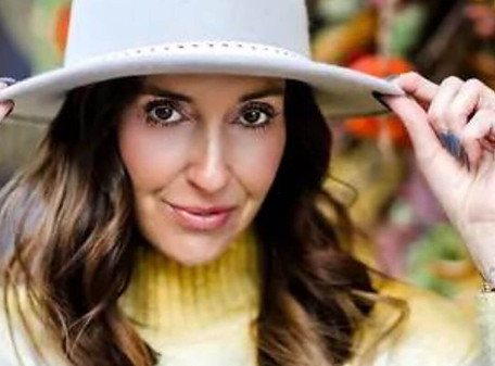 Melaney E - Graduate of The Style Academy International personal stylist certificate program