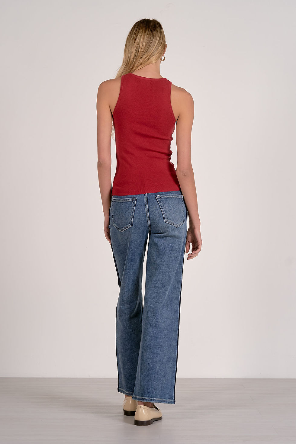 Thumbnail: Elan Heart Tank Red