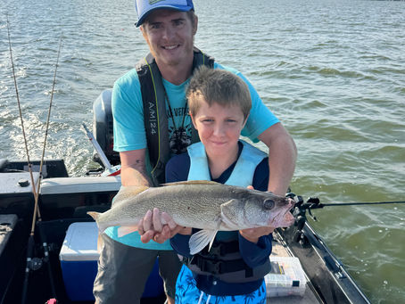 🎣 Clear Lake, Iowa: The Best Walleye Fishing Destination in the Midwest