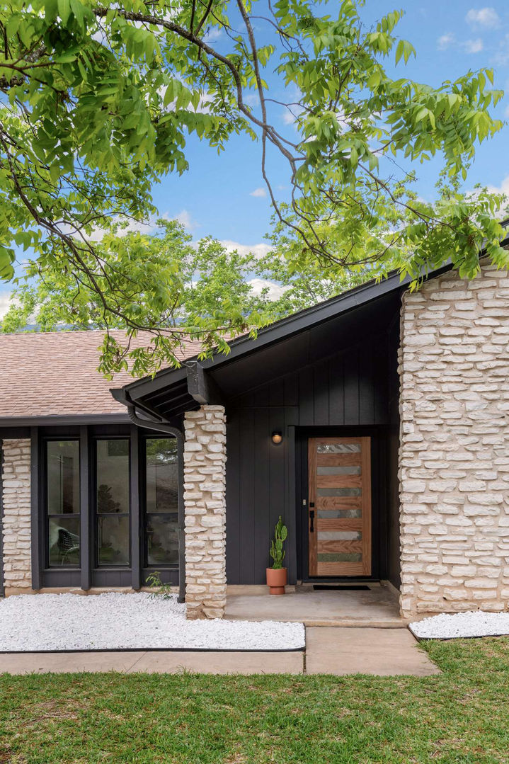 Manford Hill in Austin, entry, staged by The Staged Haus