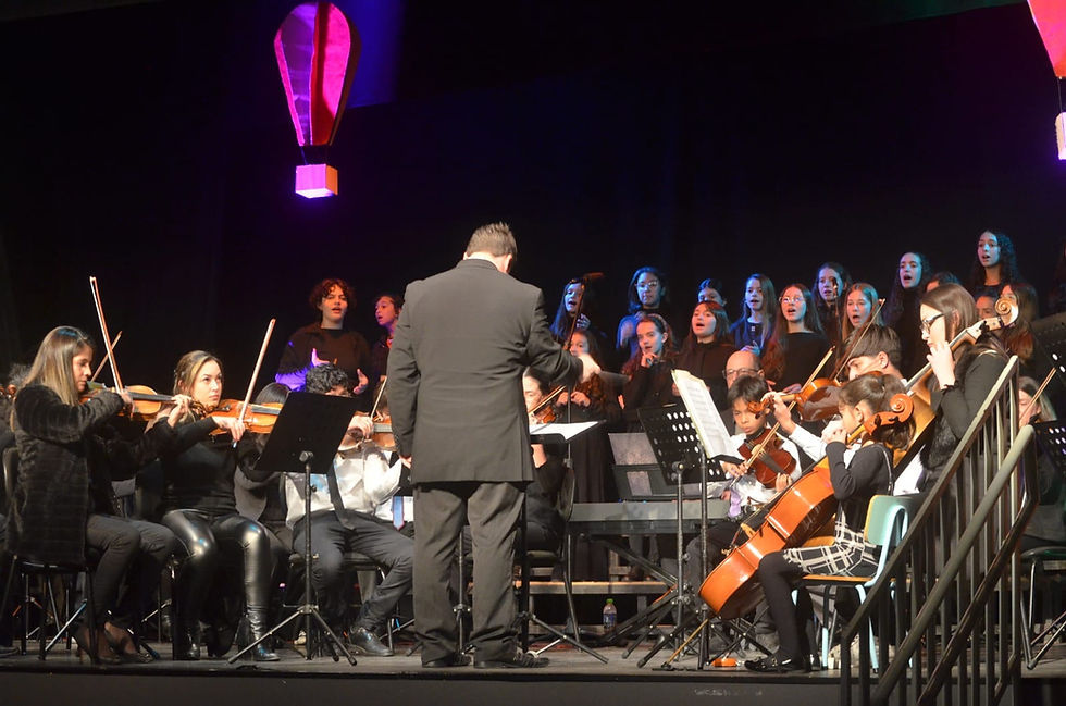 Orquestra de Cordas e Meninas Cantoras reunidos em grandes apresentações