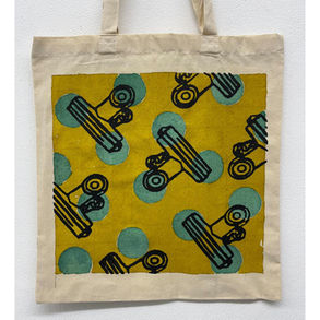 水玉に目玉クリップの柄のトートバッグ