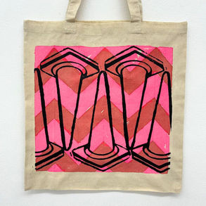 なみなみストライプにカラーコーンののトートバッグ