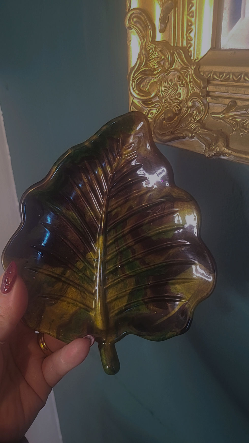 Thumbnail: Leaf trinket dish 