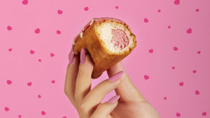 The Delicious Dessert Company launches limited-edition strawberry éclair