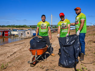 Prefeitura de Cruzeiro do Sul e parceiros promovem ação de limpeza e preservação do Rio Juruá