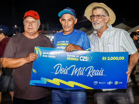 Prefeitura de Cruzeiro do Sul realiza premiação da maior e da mais pesada mandioca do Festival da Farinha