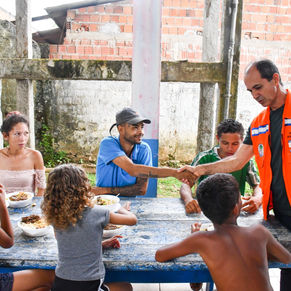 Enchente do Rio Juruá: Prefeitura de Cruzeiro do Sul já mantém famílias em quatro abrigos