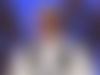 Alejandro Fernández estrena bigote y empiezan las comparaciones