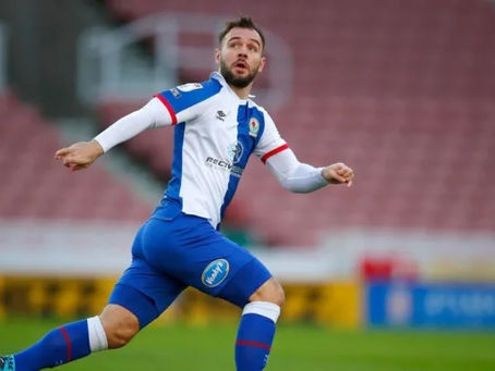 UFABET ค้อนสะดุ้งแบล็คเบิร์นตั้งค่าตัวอาร์มสตรอง25ล้านป.