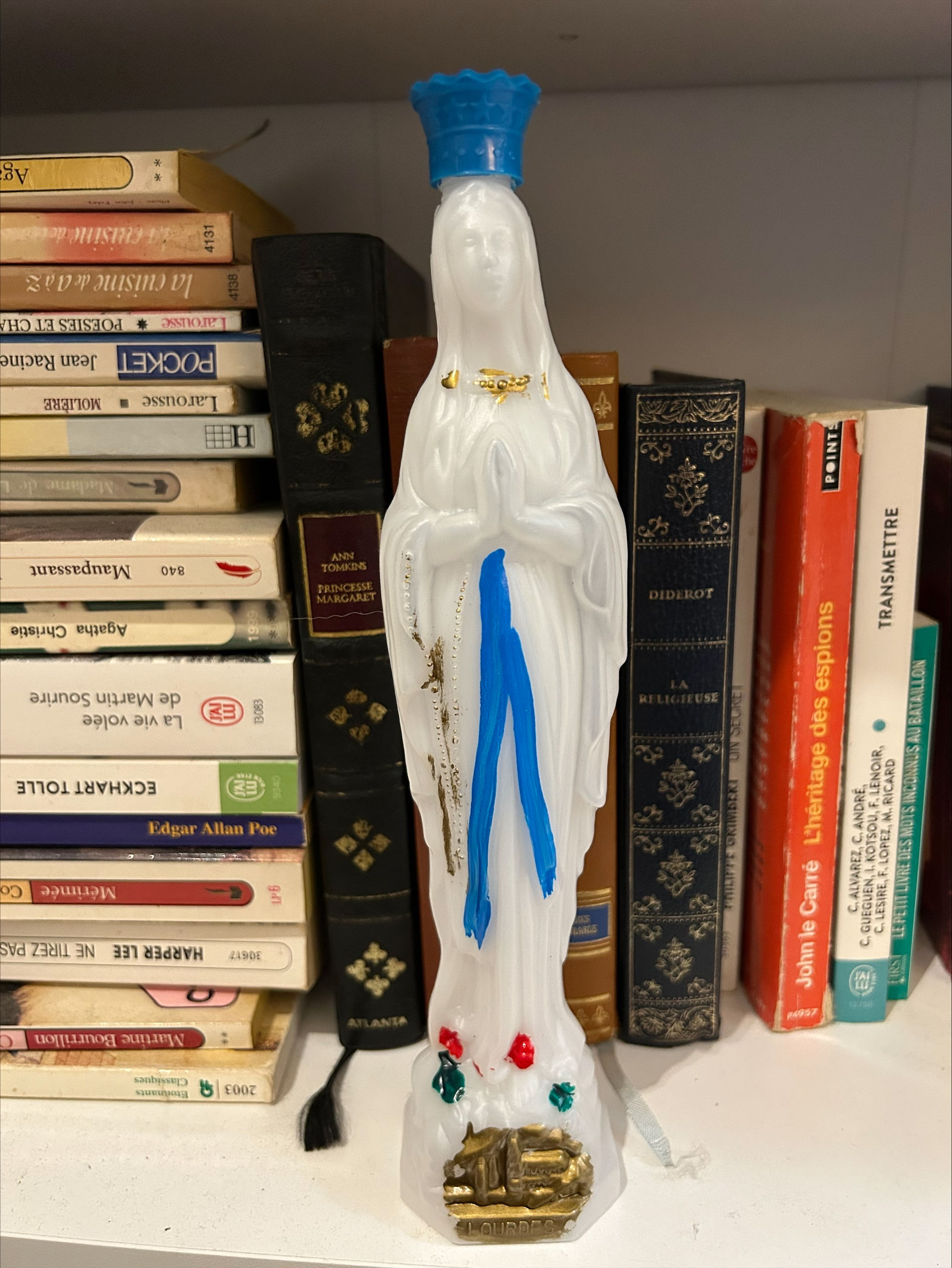 Vierge Marie avec eau de la grotte