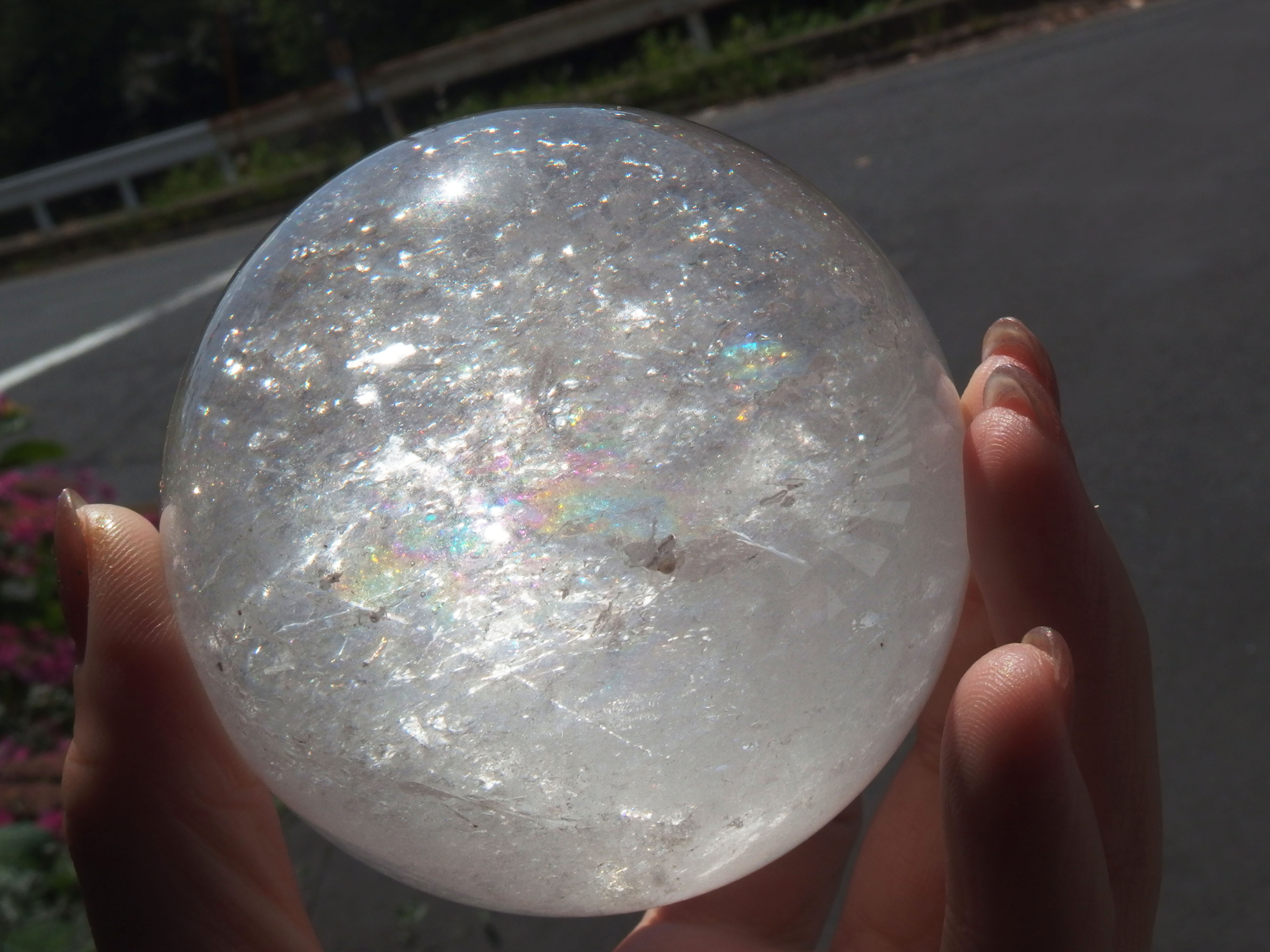 天然水晶・特大80mm【虹入り・ブラジル産】