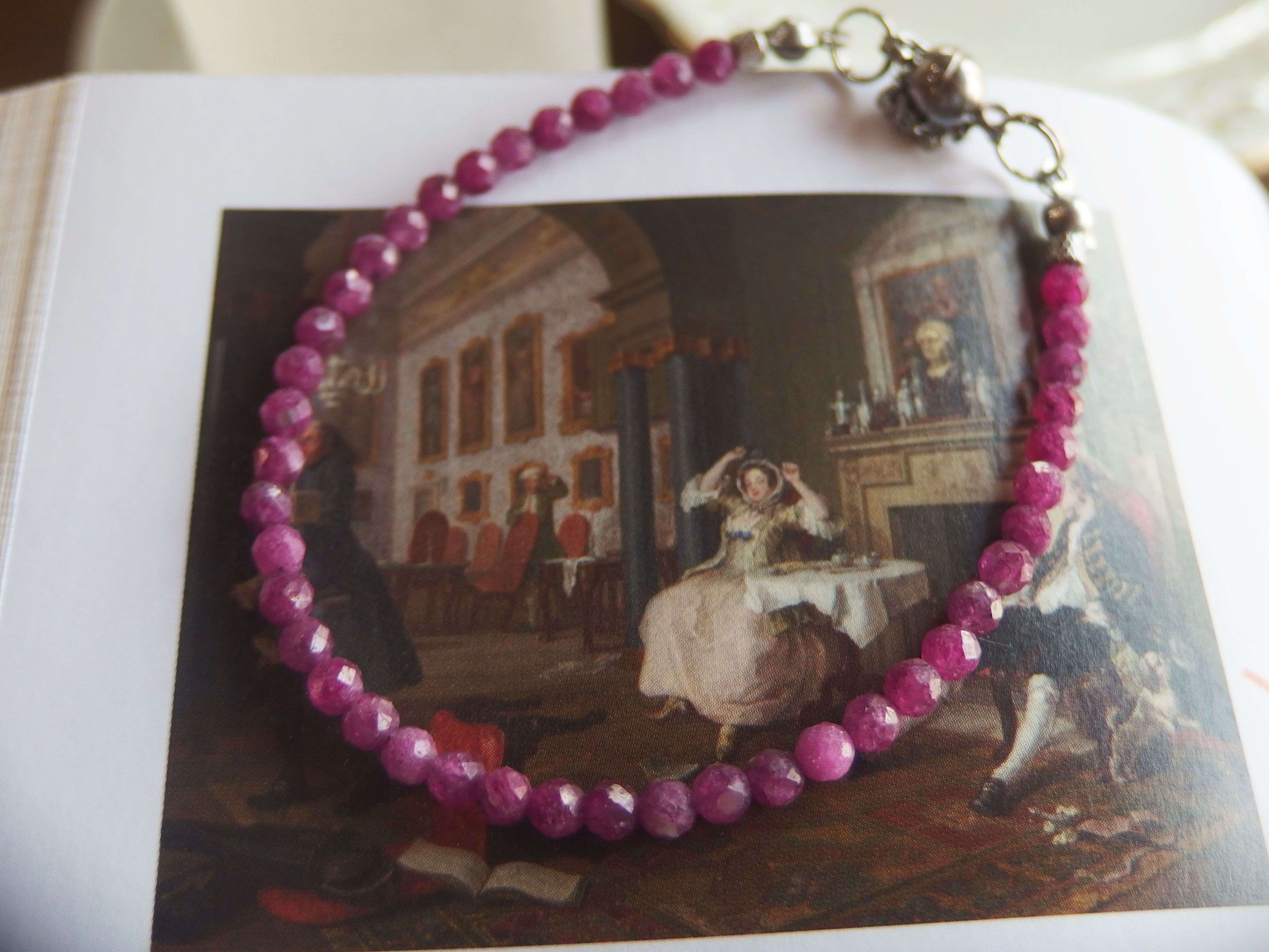 芯を感じさせる輝きと美しさが宿るルビー2mm