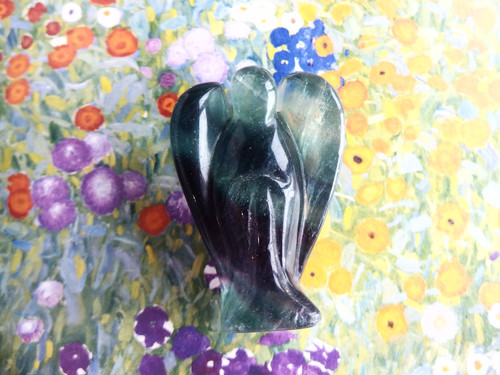 どこまでも清らかな美しさに魅了されるエンジェル・フローライト | Gems