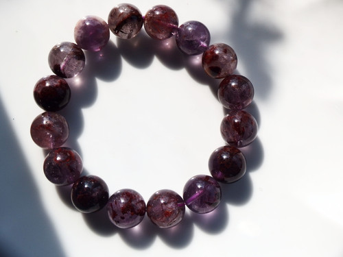 高貴でミステリアスなカコクセナイトinアメジスト(ゲーサイトin