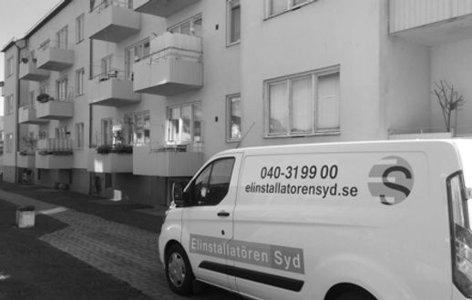 bild fasad bw.jpg