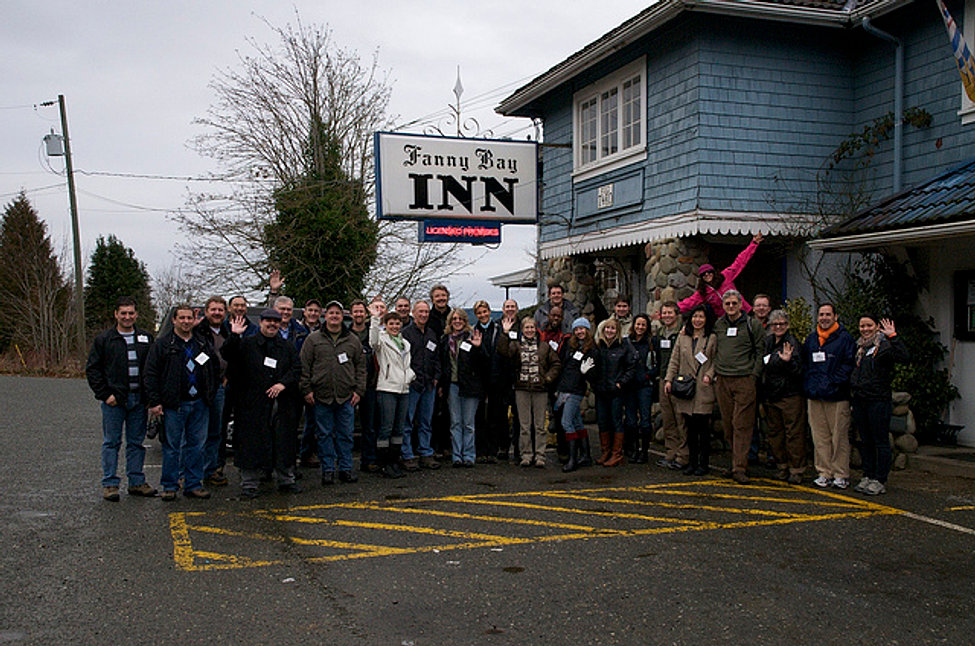 historic-pub-local-oysters-fanny-bay-inn