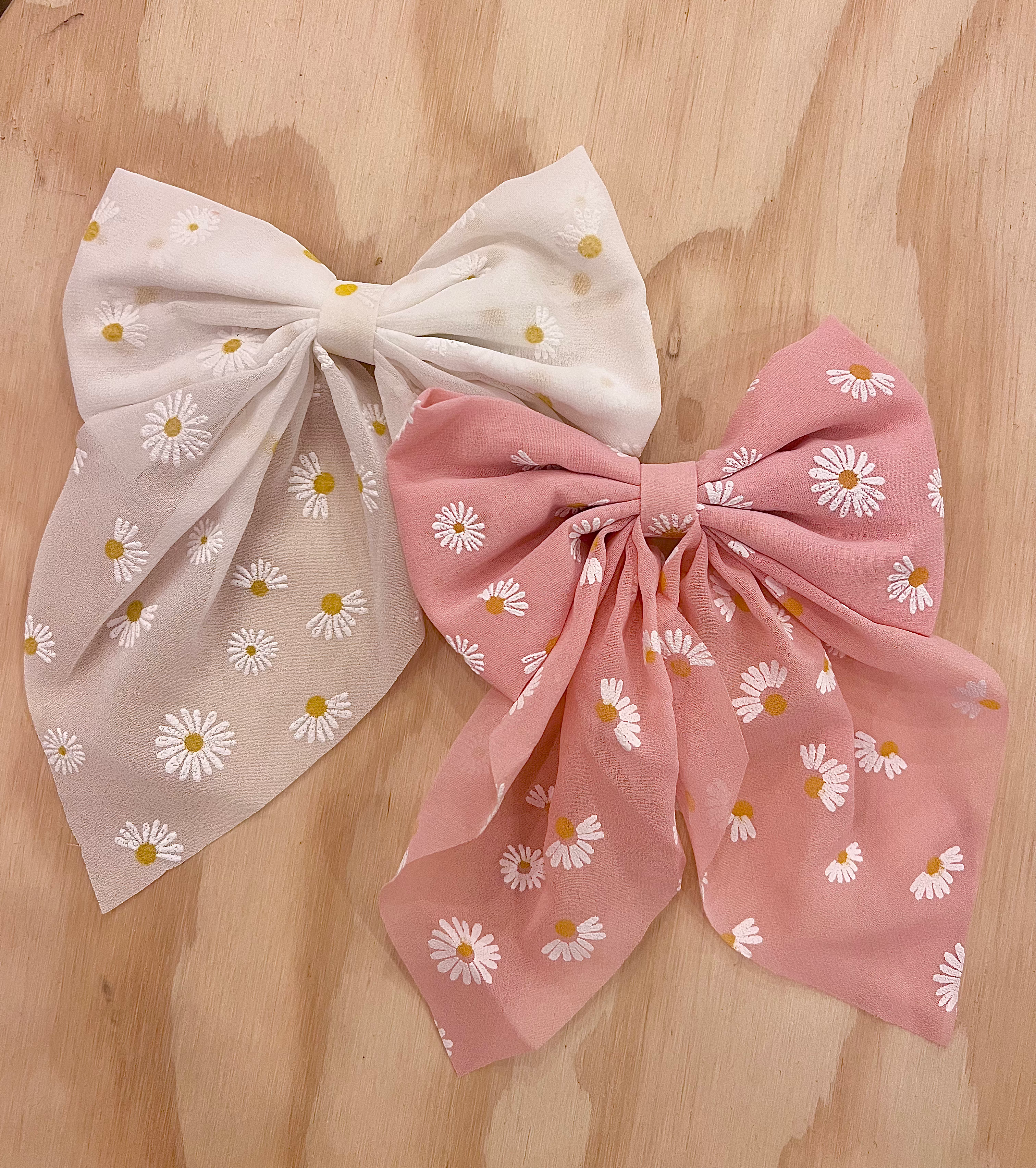 Daisy Tulle Bow Clip