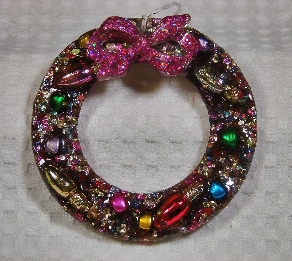Thumbnail: Epoxy Christmas Wreath Ornaments
