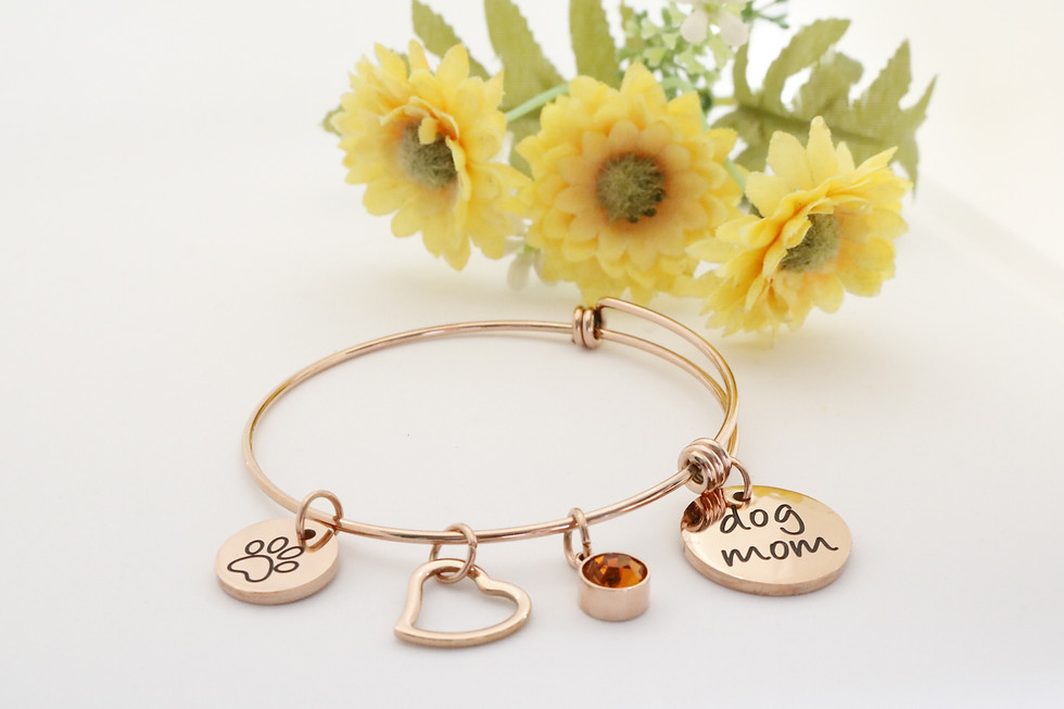 Postman's Trinkets Dog Mom bracelet rose gold